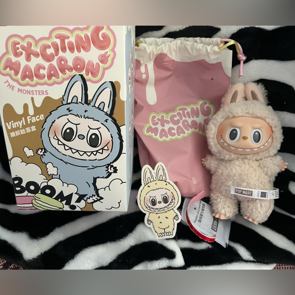 Soymilk Exciting Macaron Labubu - NEW (box opened to check item!) all included!